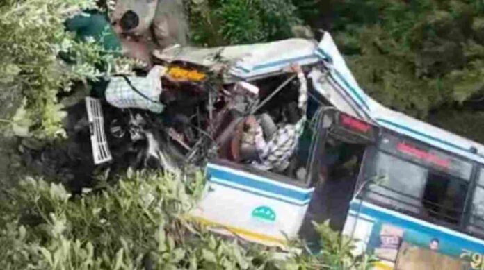 हादसा: मसूरी में बस दुर्घटनाग्रस्त, 36 लोग थे सवार, 17