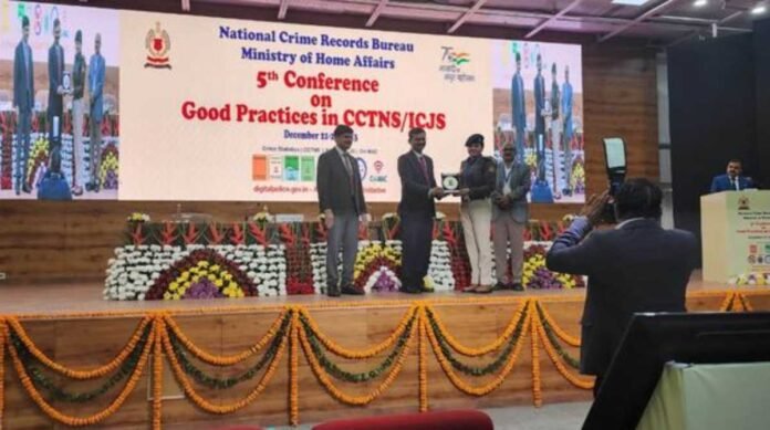 उत्तराखंड पुलिस की दो महिला कर्मियों ने बढ़ाया प्रदेश का