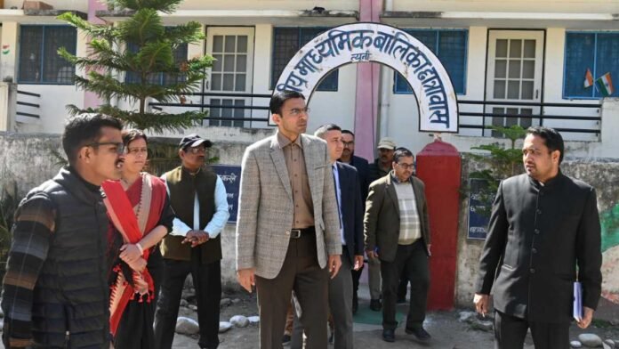 सीएम के सकंल्प, शिक्षा एवं स्वास्थ्य सेवाओं को सुगम बनाने