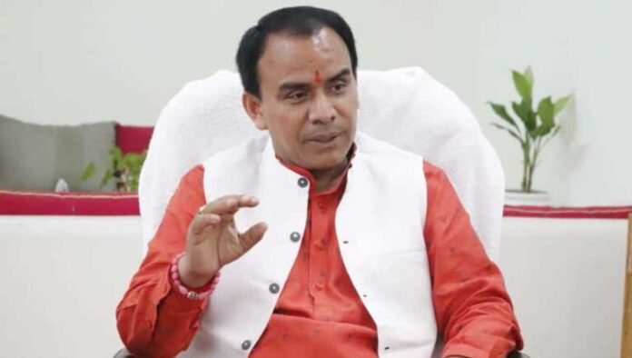 स्वास्थ्य विभाग में चतुर्थ श्रेणी के 1300 पदों पर होगी